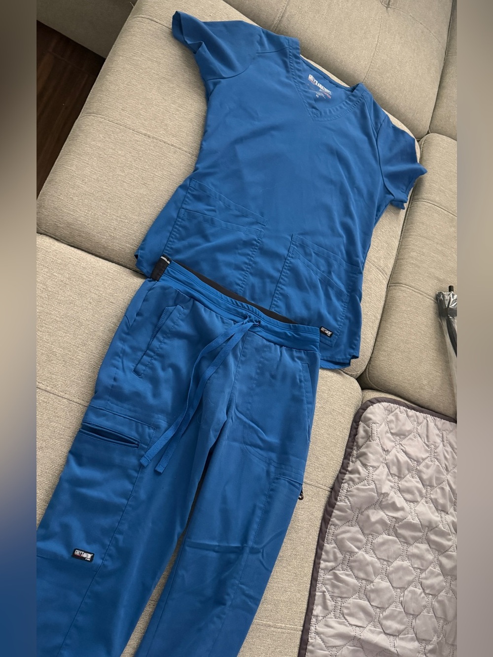 Grey’s Anatomy Royal Blue scrub set XSP
